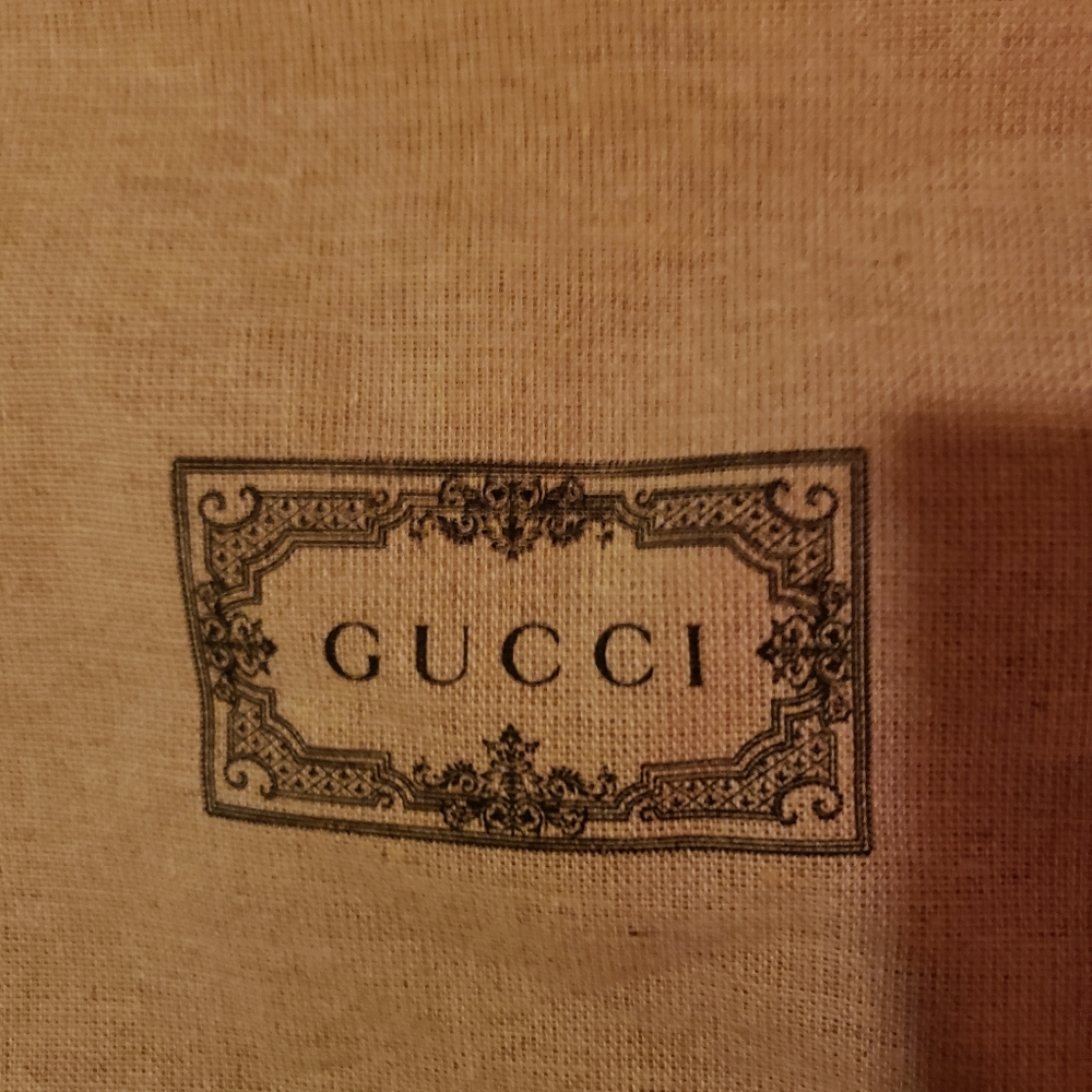 Gucci - Picture 2 of 3
